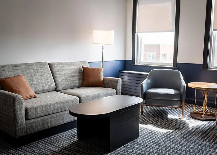 Hilton Orrington/evanston